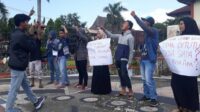 Pemkab Sumenep Lakukan Pembiaran Terhadap Pengusaha Tambak yang Melakukan Reklamasi Pantai