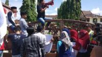 Demo Mahasiswa Berujung Bentrok Dengan SATPOL PP