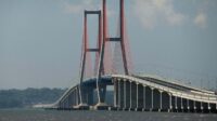 Acara Millenial Road Safety Festival”Jembatan Suramadu Ditutup Sementara