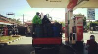 Pom Bensin Kolor” Beli BBM Pakek Drum dan Jerigen Harus Bayar Uang Tambahan
