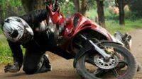 Asik Mabok…! Jatuh Dari Motor Polisi Temukan Narkoba