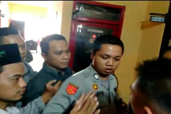 Waduh Arogan ! Gara – Gara Laporan Kecurangan, Ketua Banwaslu sumenep Tantang Carok