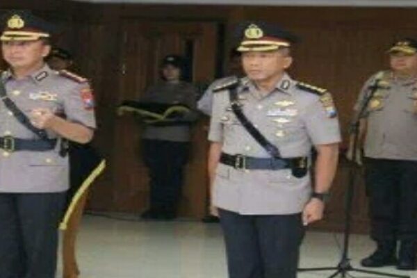 Sertijab Polretabes Surabaya Dipimpin Langsung Oleh Kapolda Jatim