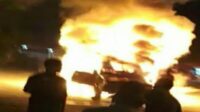 Akibat Konsleting Arus Listrik Mobil Terbakar di SPBU