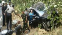 Takbisa Kendalikan, Mobil Nisan Hantam Pembatas Jalan