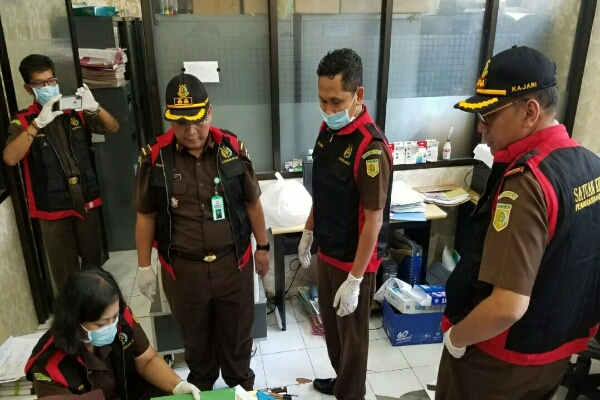 Waduh! Kantor Disperindag di Geledah Tim Kejaksaan Negeri Jember