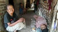 Potret Kehidupan, Mbah Miratum Rela Menghabiskan Sisa Umurnya Merawat 3 Saudara Kandung