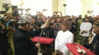 Upacara Sakral Prosesi Jamasan dan Penyerahan Keris Keraton Sumenep