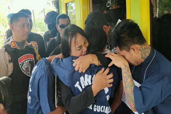 Tiananto Alias Tante Tiara Histeris Saat Melihat Pelaku Perampokan Minta Dilepas