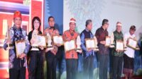 Tingkatkan Ekonomi di Segala Sektor, Bupati Sumenep Dinobatkan Sebagai Tokoh Penggerak Koperasi Terbaik
