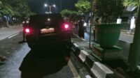 Breaking News: Diduga Sopir Ngantuk, Mobil Vitec Hantam Pembatas Jalan