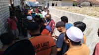 Tim Ahli Didatangkan, Warga Moncek Tengah Sumenep di Evakuasi
