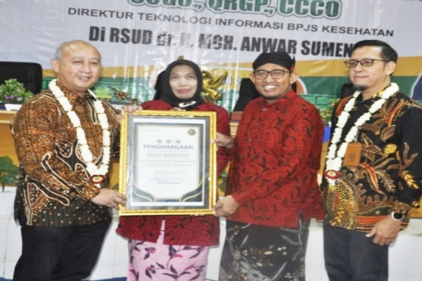 RSUD Moh Anwar Raih Penghargaan Pelayanan Terbaik Berbasis Tektonolgi